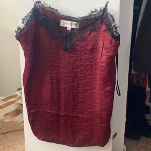 ShowPo lace tank